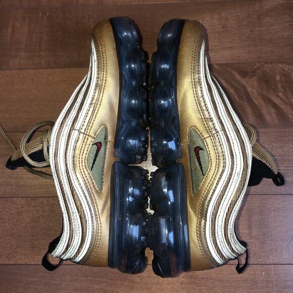 Nike Air VaporMax 97 Metallic Gold size 6 - Picture 4 of 12
